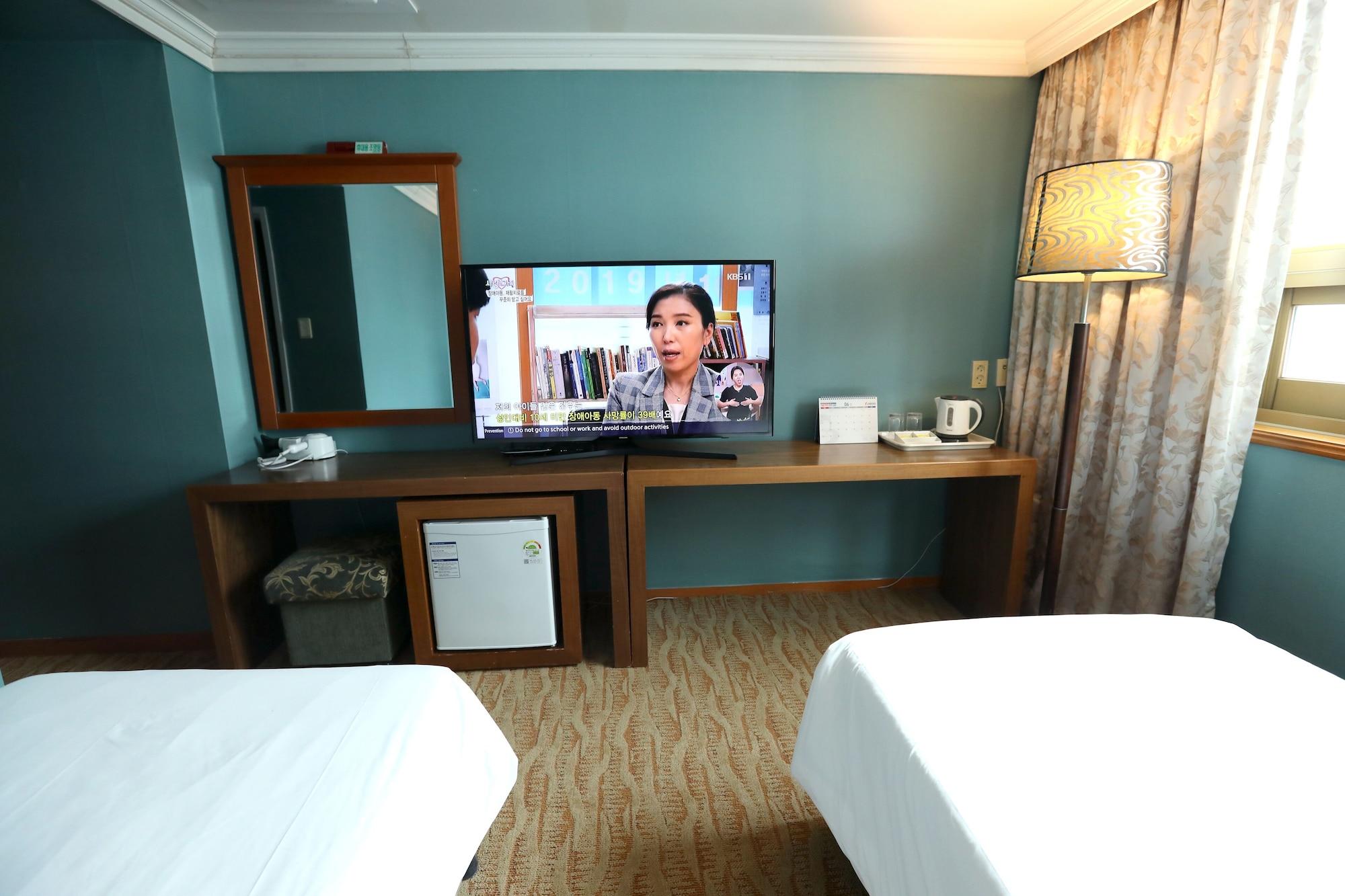 Prime Tourist Hotel Busan Exteriör bild