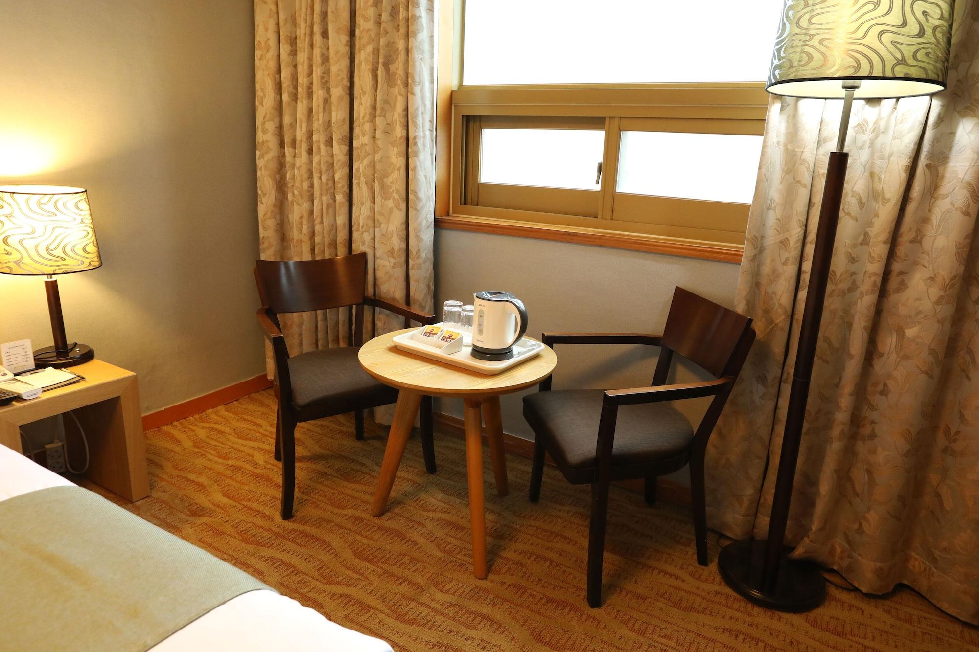 Prime Tourist Hotel Busan Exteriör bild